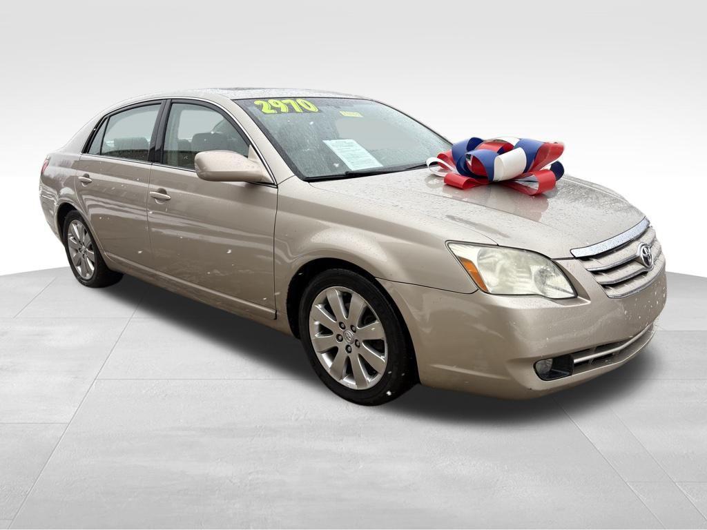 used 2005 Toyota Avalon car, priced at $2,999