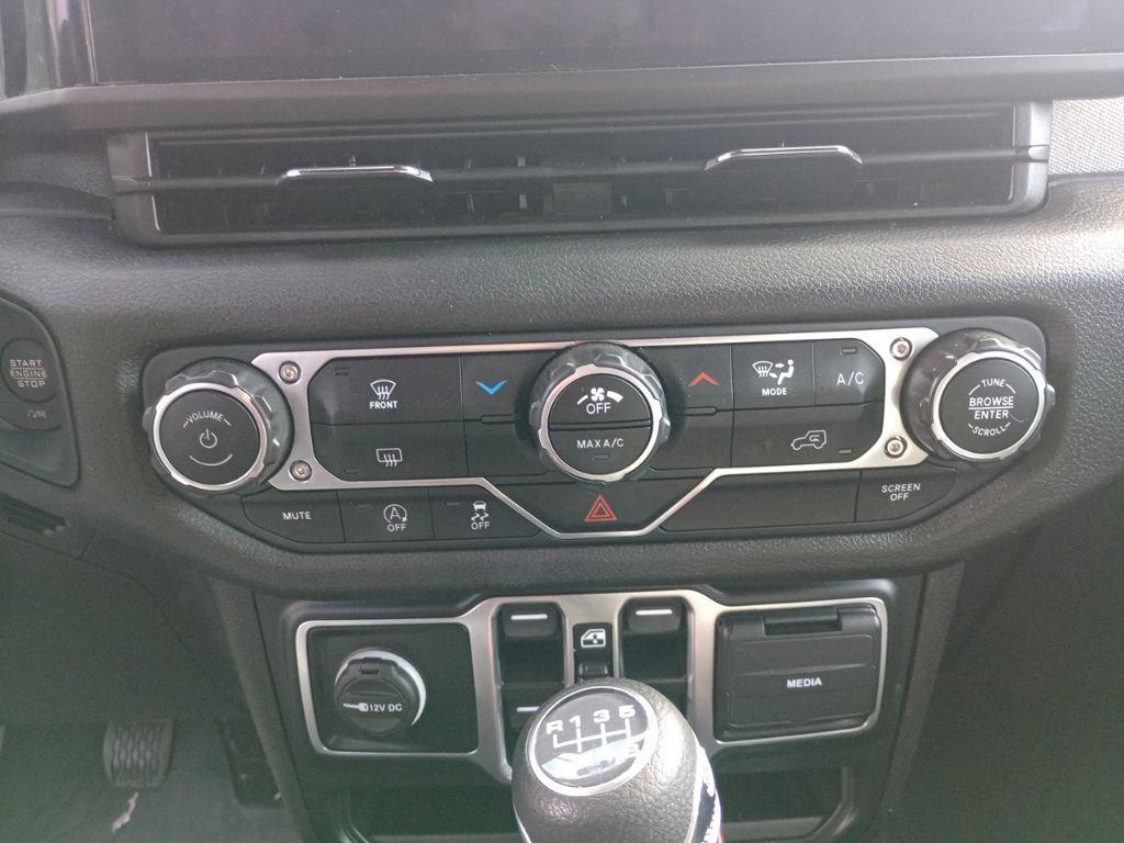 used 2024 Jeep Gladiator car, priced at $28,999