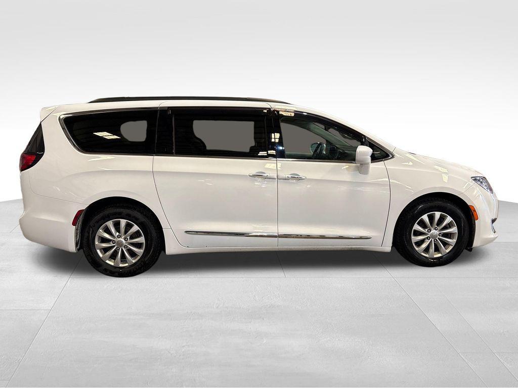 used 2017 Chrysler Pacifica car, priced at $8,329