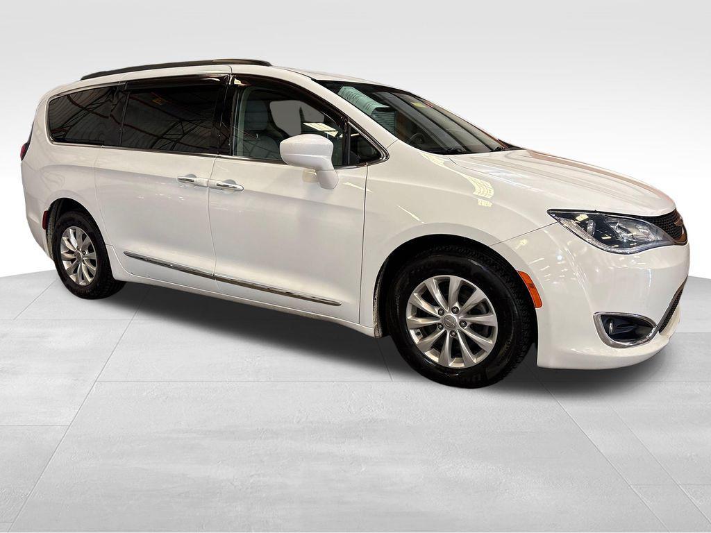 used 2017 Chrysler Pacifica car, priced at $8,329