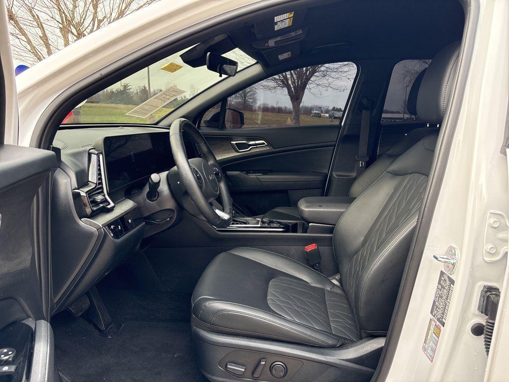 used 2025 Kia Sportage car, priced at $26,999
