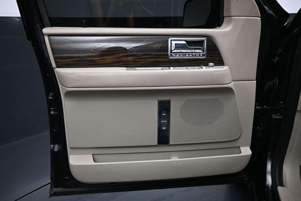 used 2010 Lincoln Navigator car, priced at $6,448
