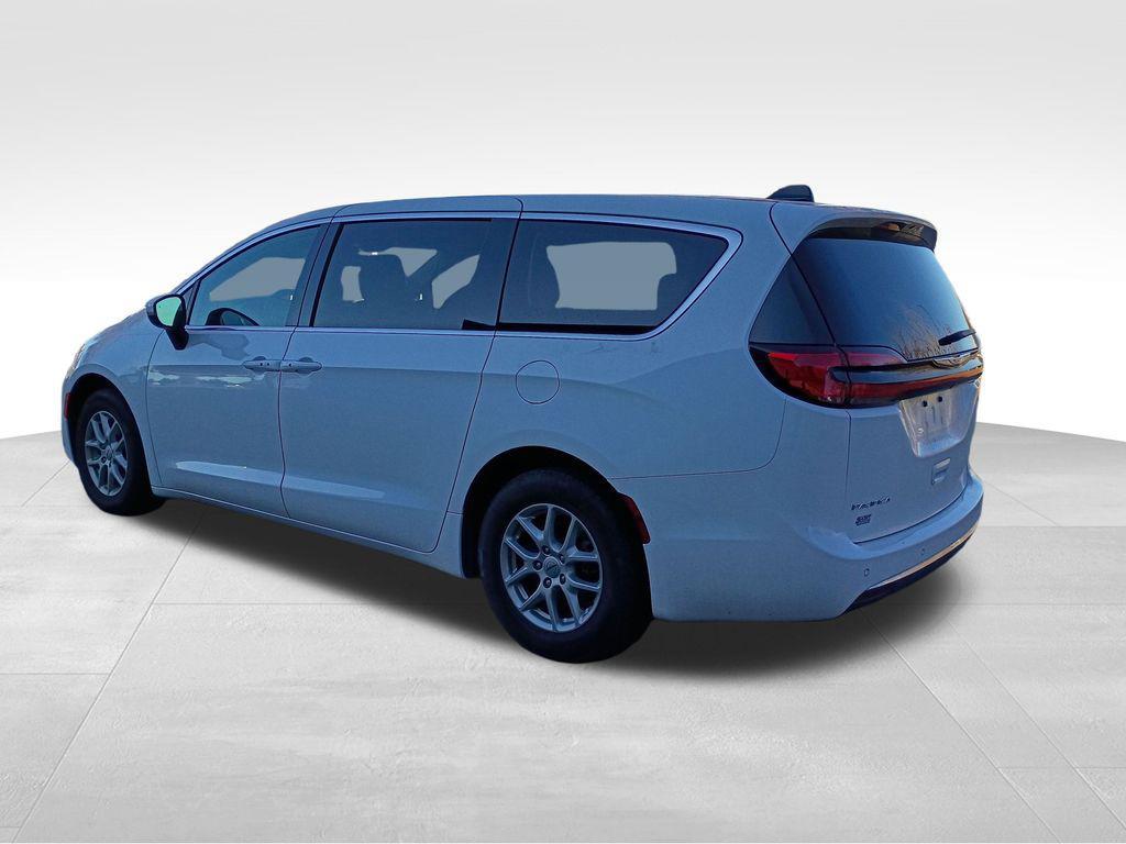 used 2023 Chrysler Pacifica car, priced at $19,000