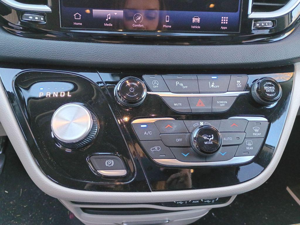 used 2023 Chrysler Pacifica car, priced at $19,000