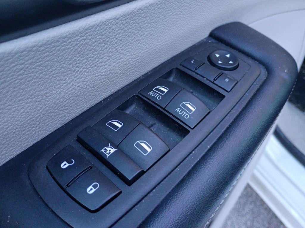 used 2023 Chrysler Pacifica car, priced at $19,000