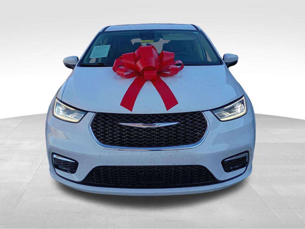 used 2023 Chrysler Pacifica car, priced at $19,000
