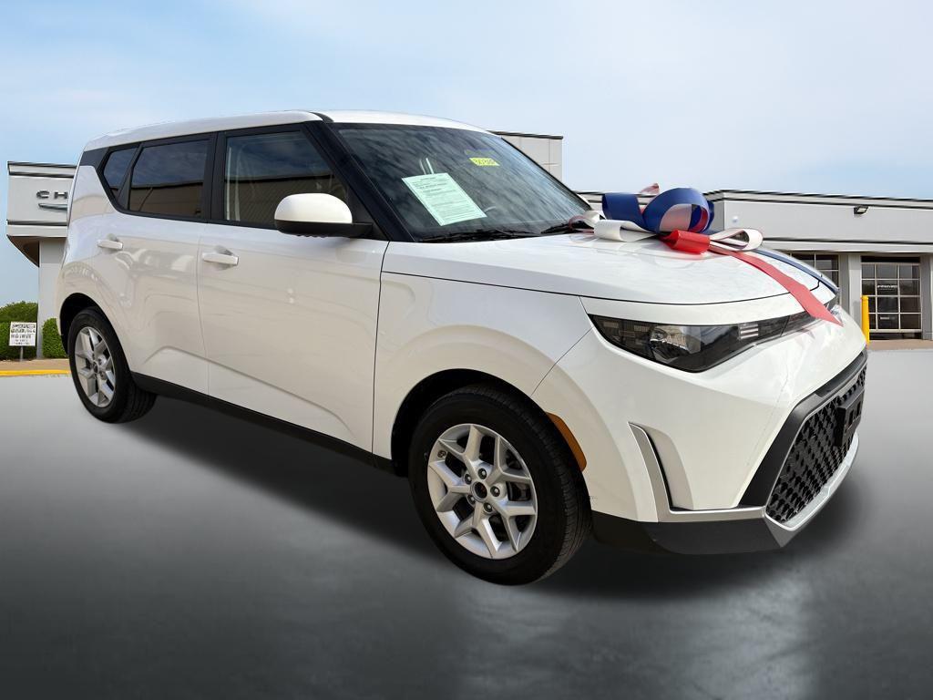 used 2024 Kia Soul car, priced at $15,999