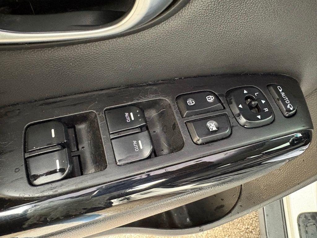 used 2014 Kia Soul car, priced at $3,999