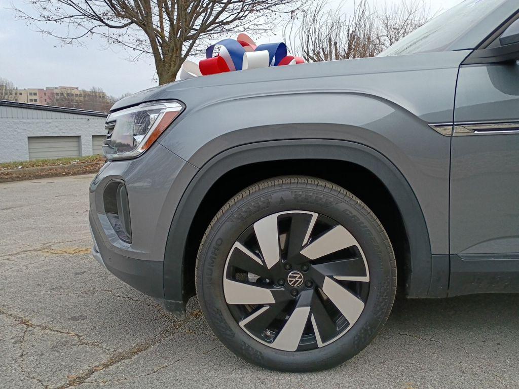 used 2025 Volkswagen Atlas Cross Sport car, priced at $27,999