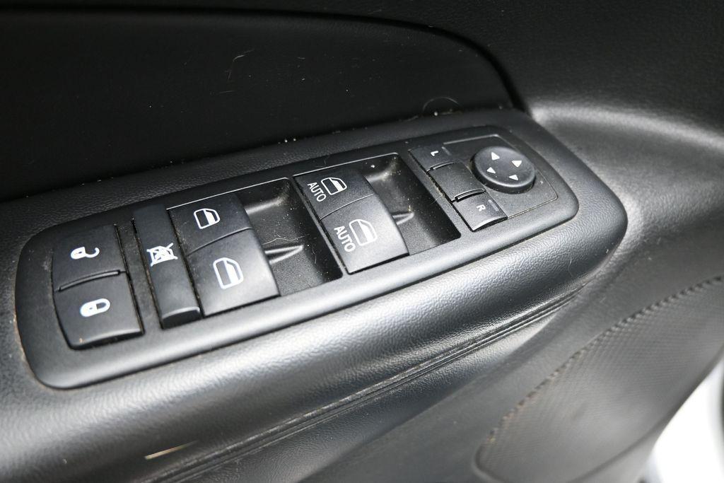 used 2014 Jeep Grand Cherokee car, priced at $9,798