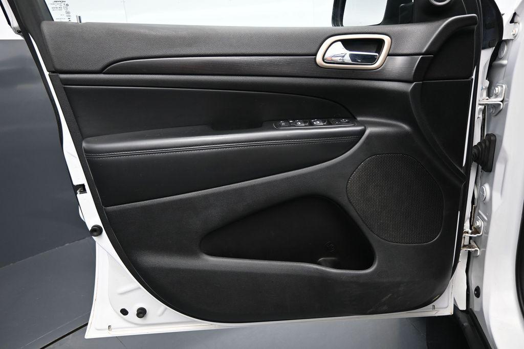 used 2014 Jeep Grand Cherokee car, priced at $9,798