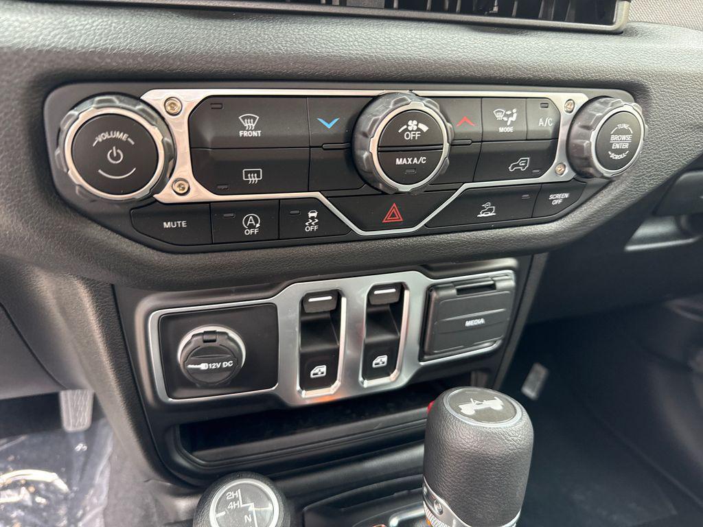 new 2025 Jeep Wrangler car, priced at $38,758