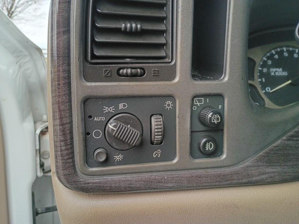 used 2003 GMC Yukon car, priced at $3,000