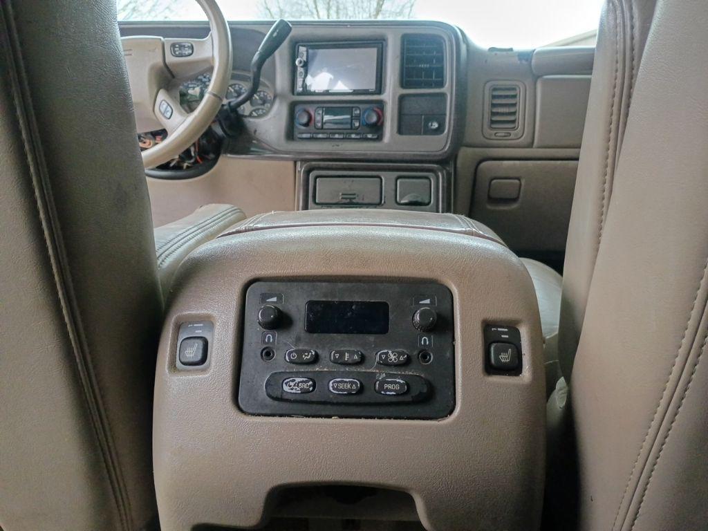 used 2003 GMC Yukon car, priced at $3,000