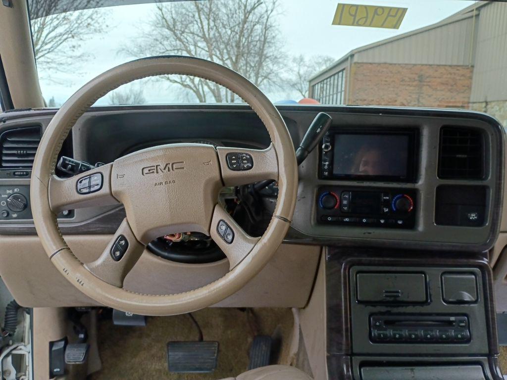 used 2003 GMC Yukon car, priced at $3,000