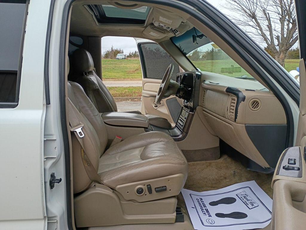 used 2003 GMC Yukon car, priced at $3,000