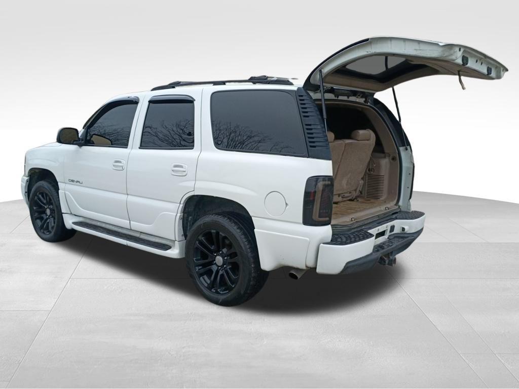 used 2003 GMC Yukon car, priced at $3,000