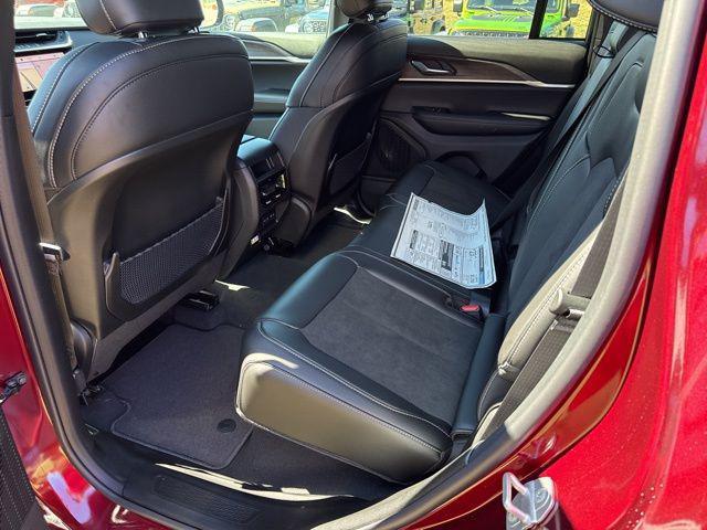 new 2026 Jeep Grand Cherokee car, priced at $36,875