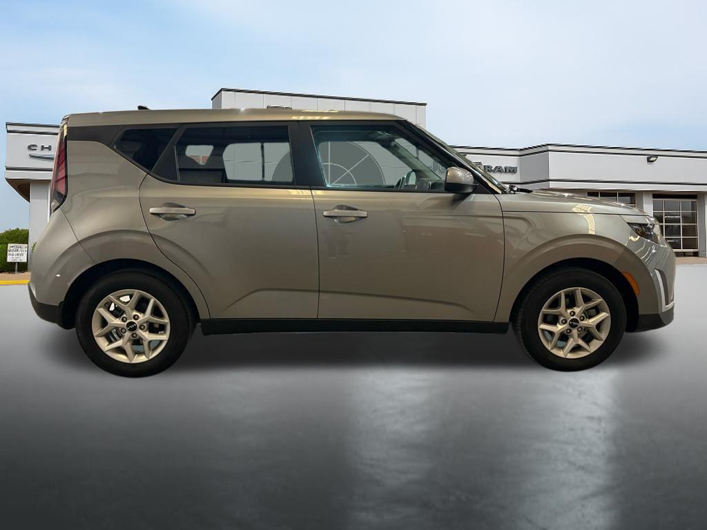 used 2025 Kia Soul car, priced at $17,997