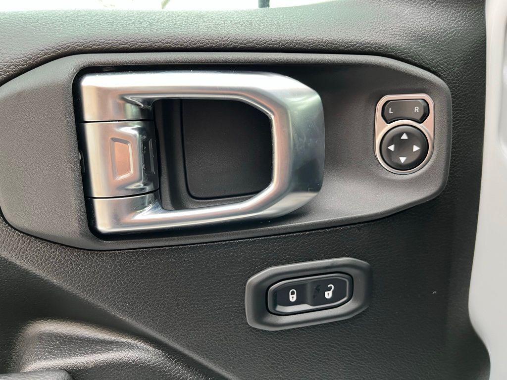 new 2026 Jeep Wrangler car, priced at $39,084