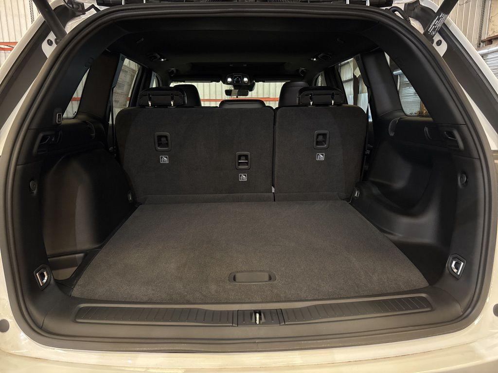 new 2026 Jeep Grand Cherokee car, priced at $36,871