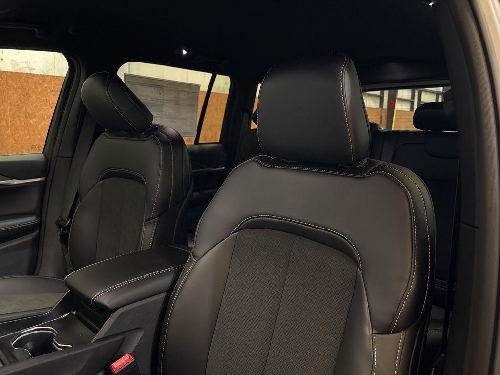 new 2026 Jeep Grand Cherokee car, priced at $38,734