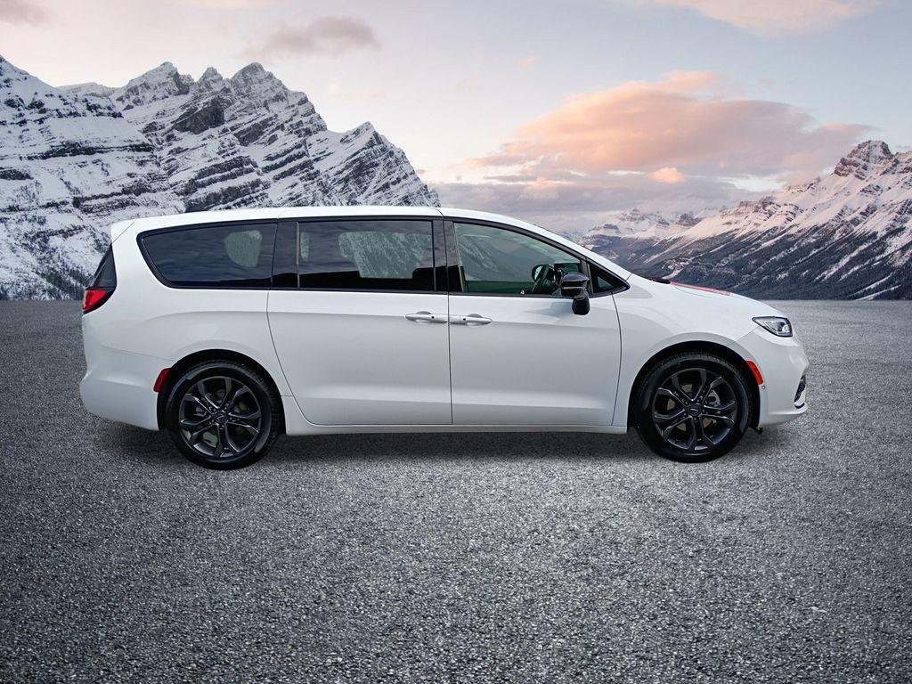 new 2026 Chrysler Pacifica car, priced at $39,307