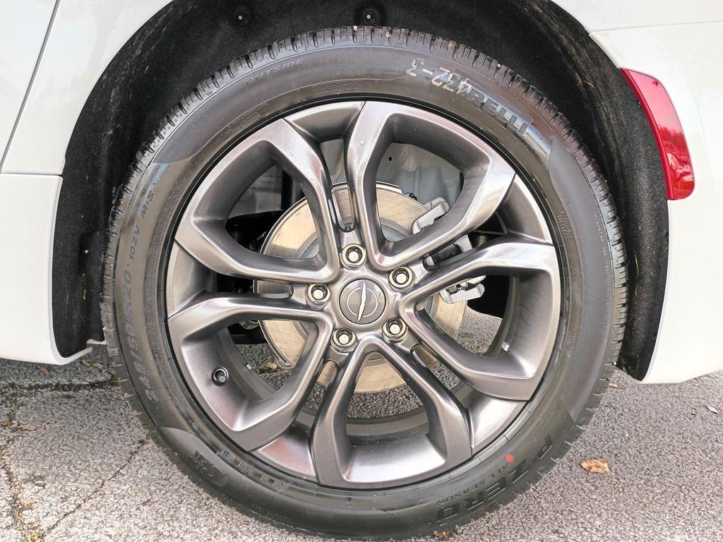 new 2026 Chrysler Pacifica car, priced at $39,307