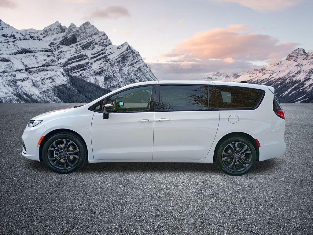 new 2026 Chrysler Pacifica car, priced at $39,307