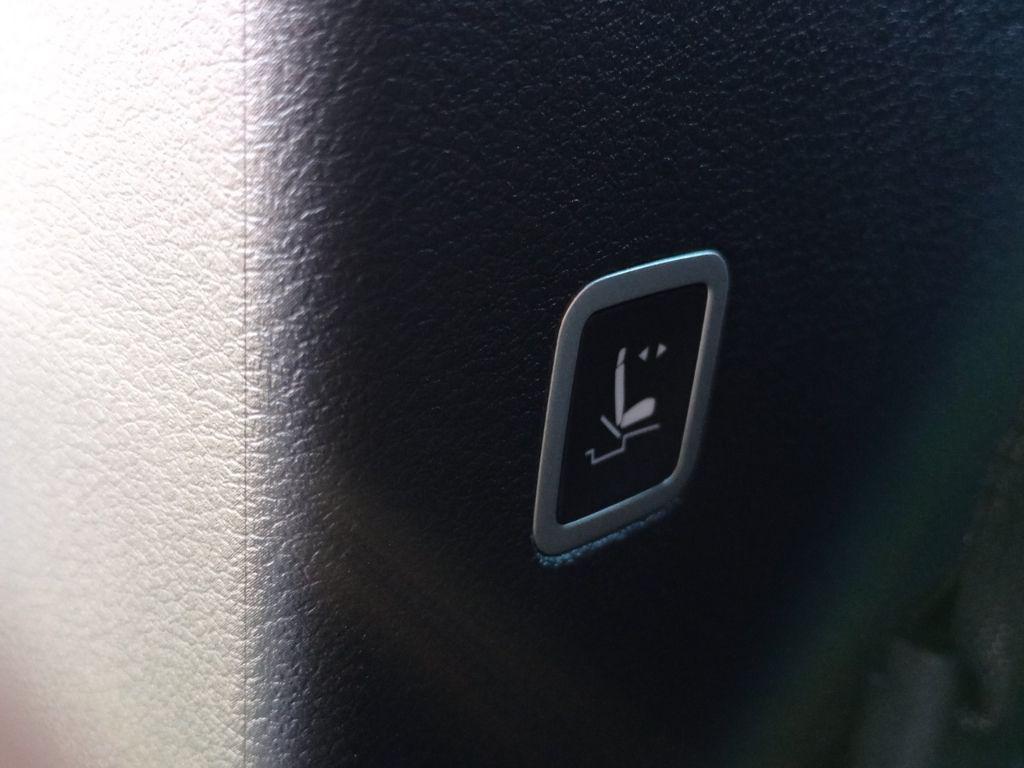 new 2026 Chrysler Pacifica car, priced at $39,533