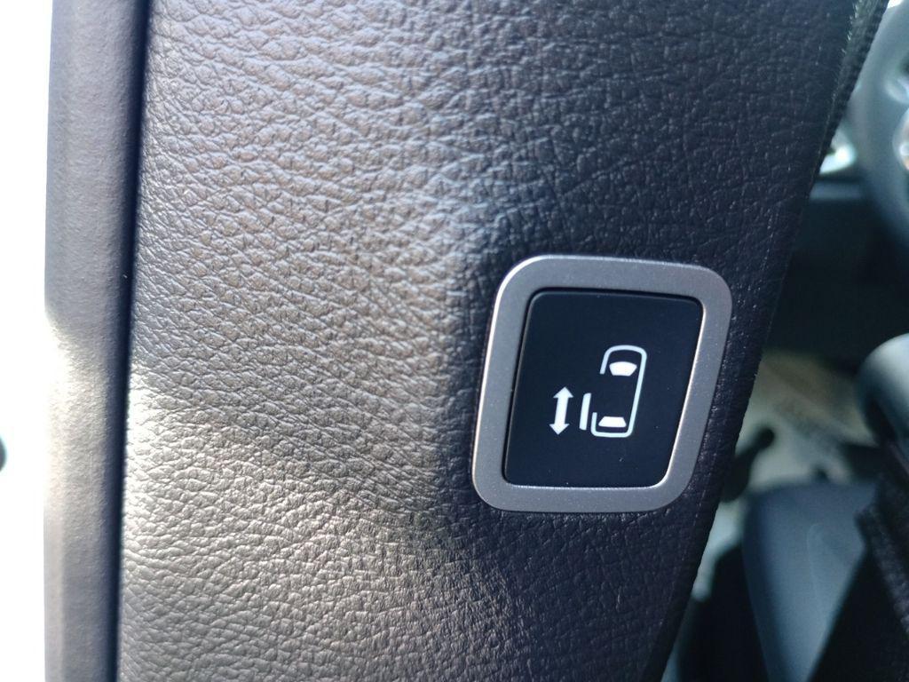 new 2026 Chrysler Pacifica car, priced at $39,533