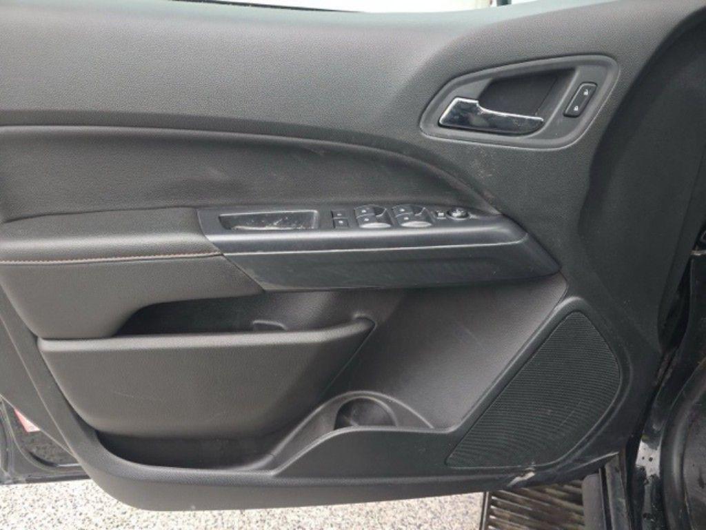 used 2022 GMC Canyon car, priced at $26,788