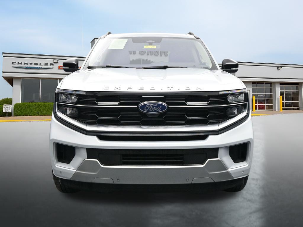 used 2025 Ford Expedition car, priced at $62,898