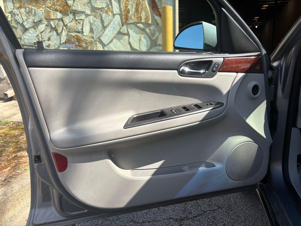 used 2006 Chevrolet Impala car, priced at $3,500