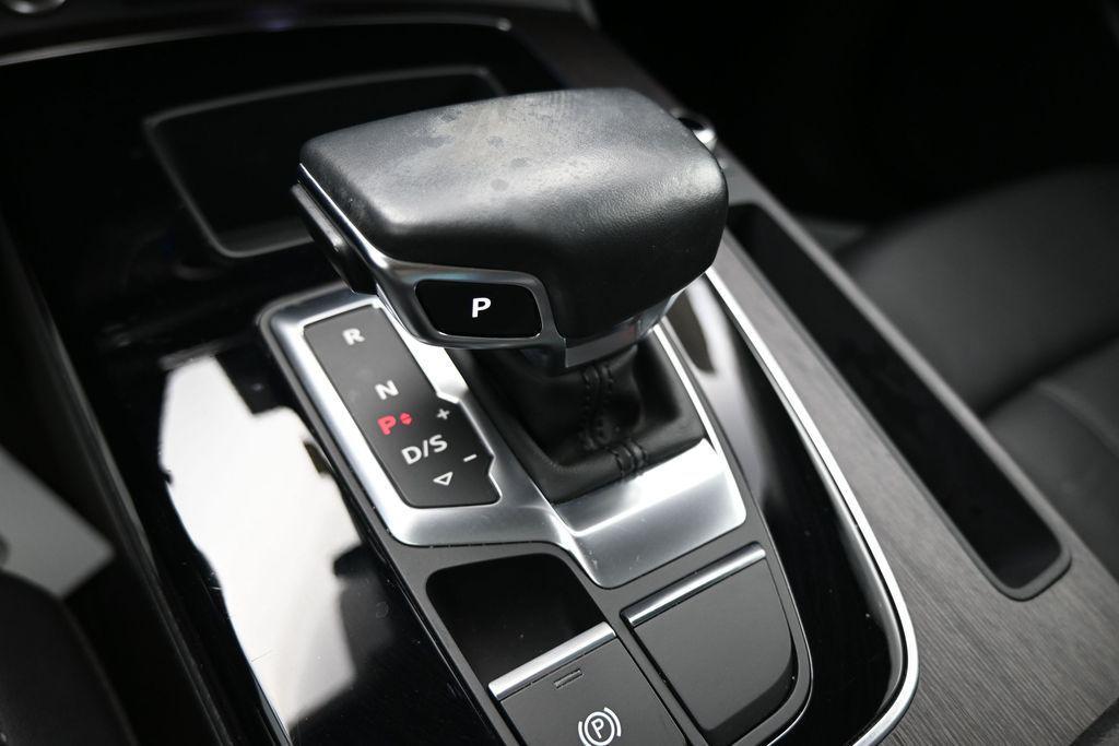 Audi Q5 view 22