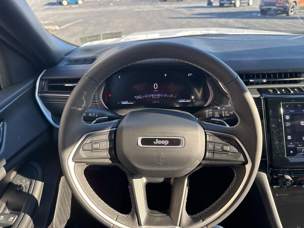 used 2024 Jeep Grand Cherokee car, priced at $28,900