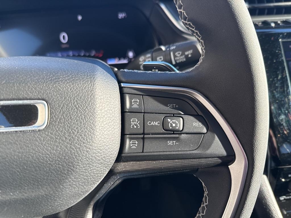 used 2024 Jeep Grand Cherokee car, priced at $28,900