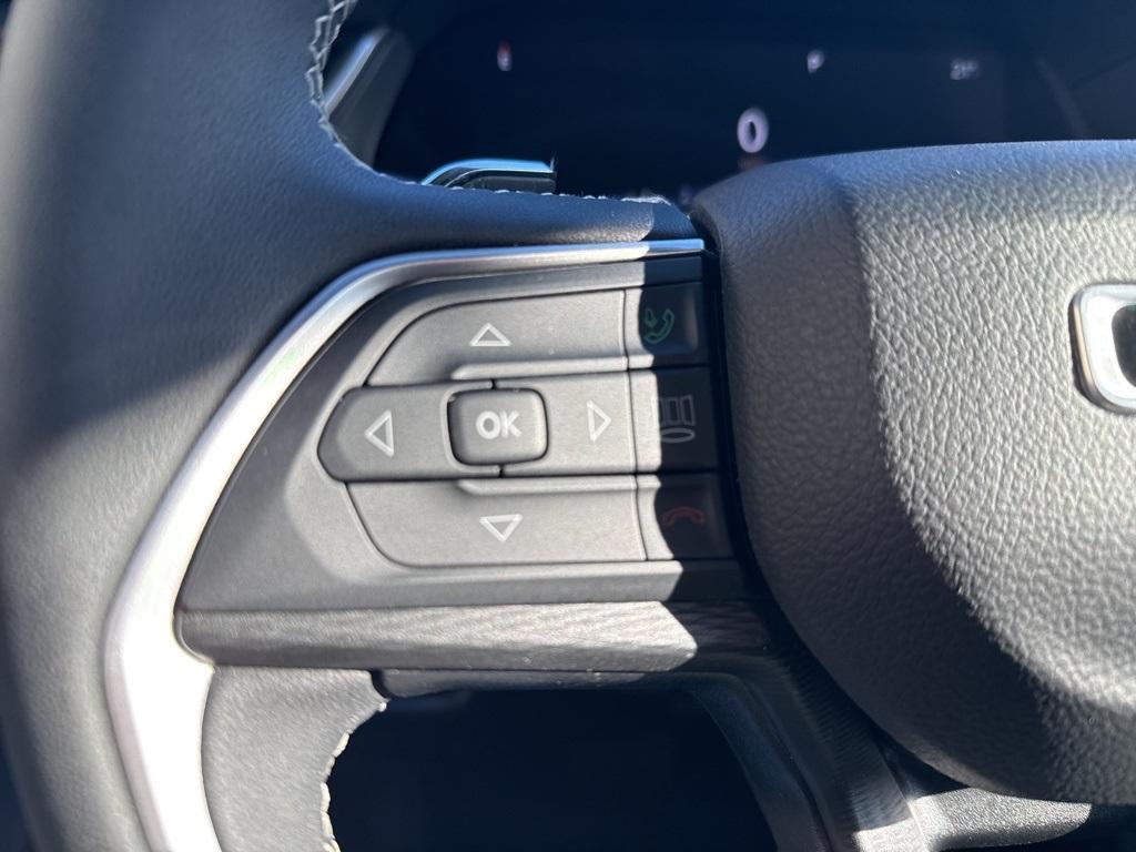 used 2024 Jeep Grand Cherokee car, priced at $28,900