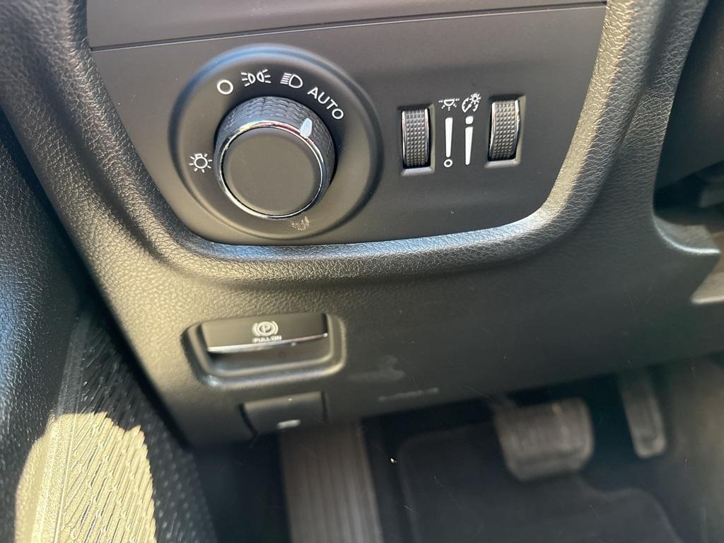 used 2024 Jeep Grand Cherokee car, priced at $28,900