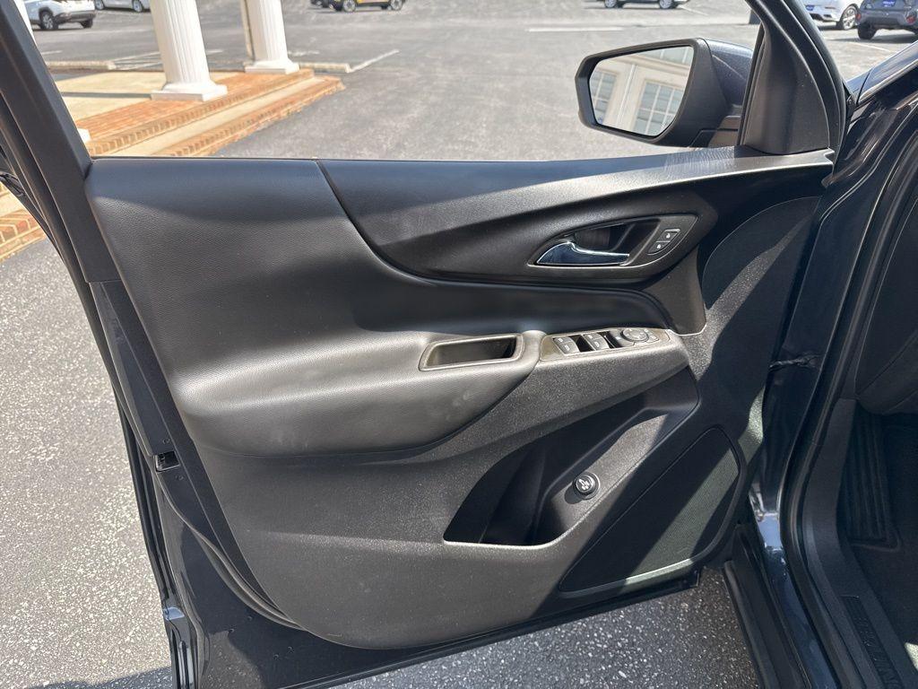 used 2023 Chevrolet Equinox car, priced at $25,312