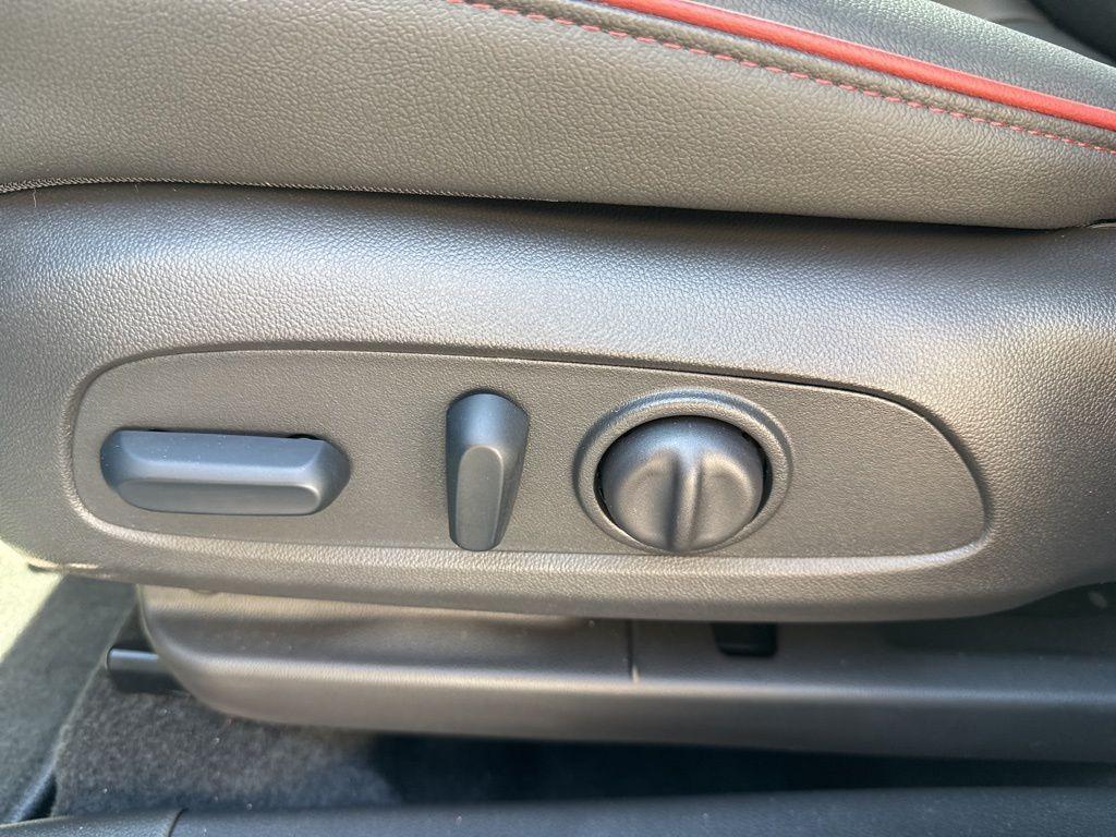 used 2025 Chevrolet TrailBlazer car, priced at $26,900