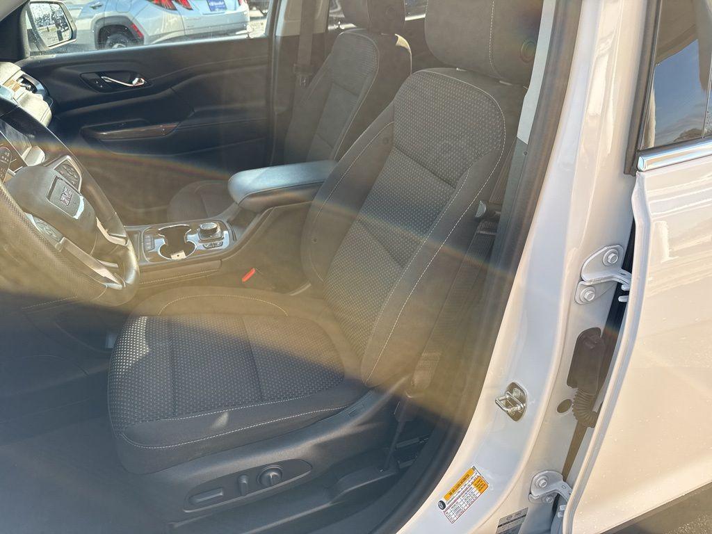 used 2023 GMC Acadia car, priced at $28,900