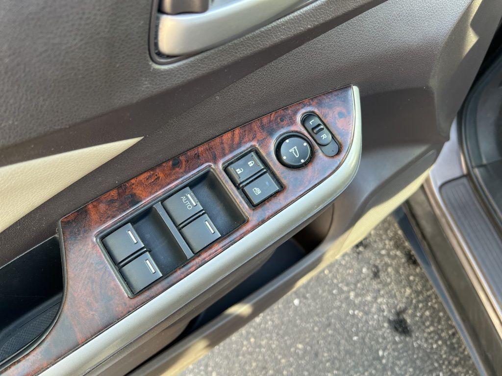 used 2012 Honda CR-V car, priced at $10,900