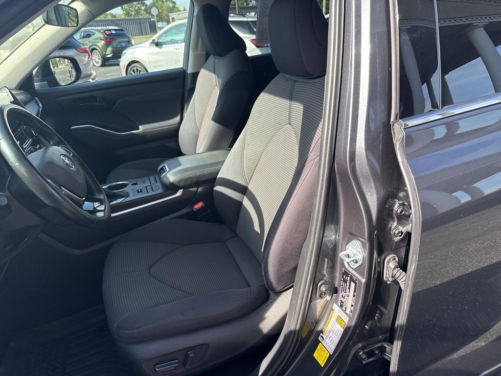 used 2020 Toyota Highlander car, priced at $24,900