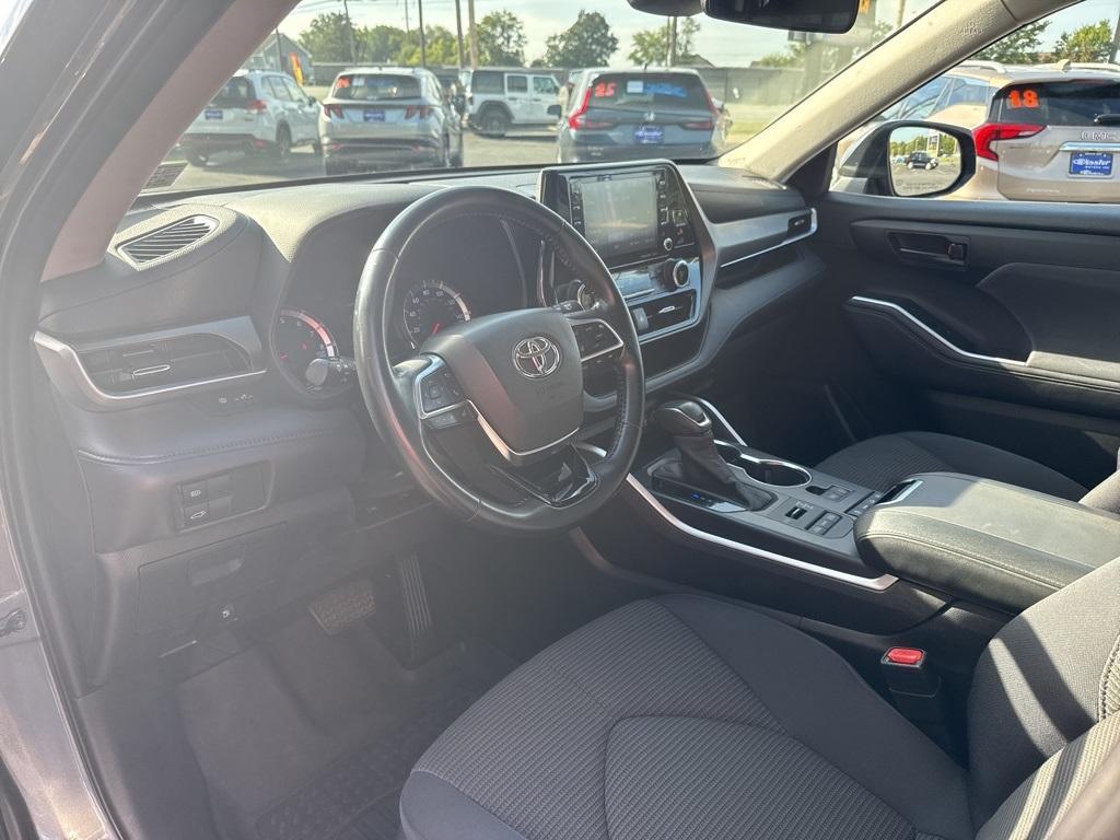 used 2020 Toyota Highlander car, priced at $24,900
