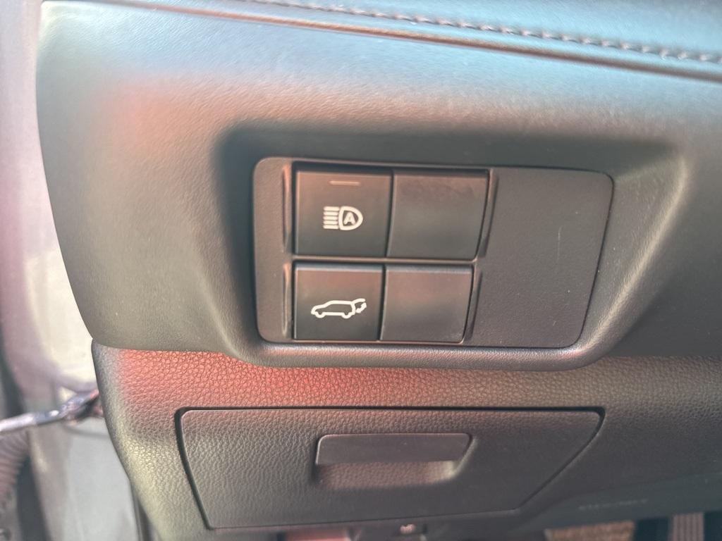 used 2020 Toyota Highlander car, priced at $24,900