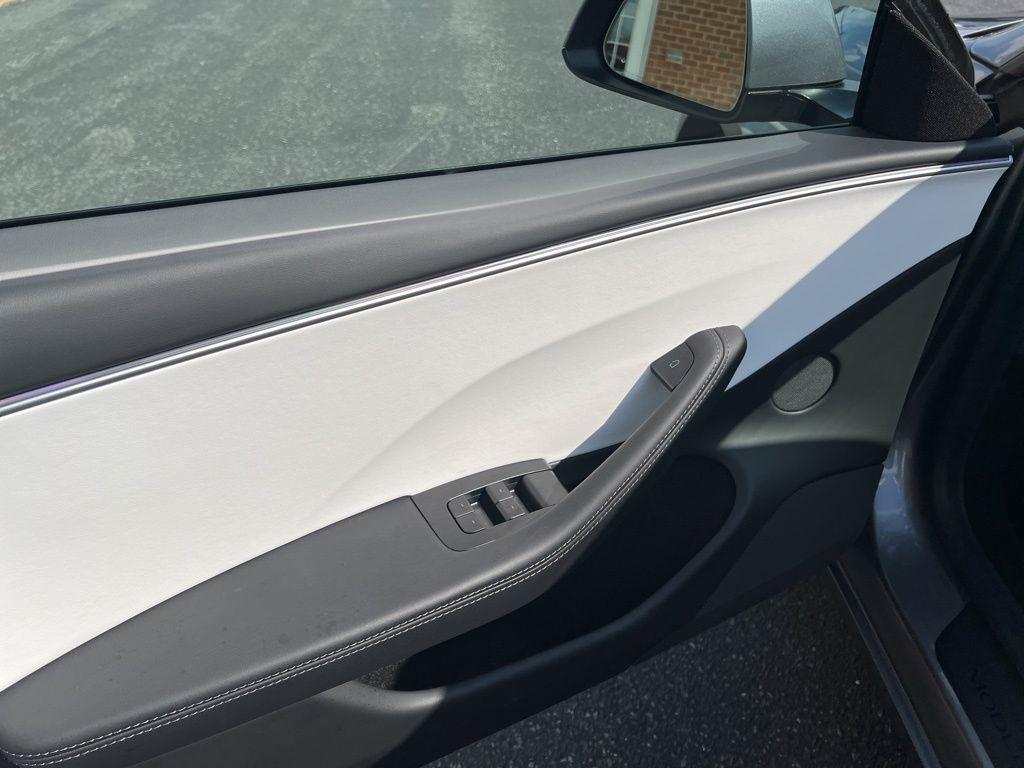 used 2025 Tesla Model 3 car, priced at $38,900