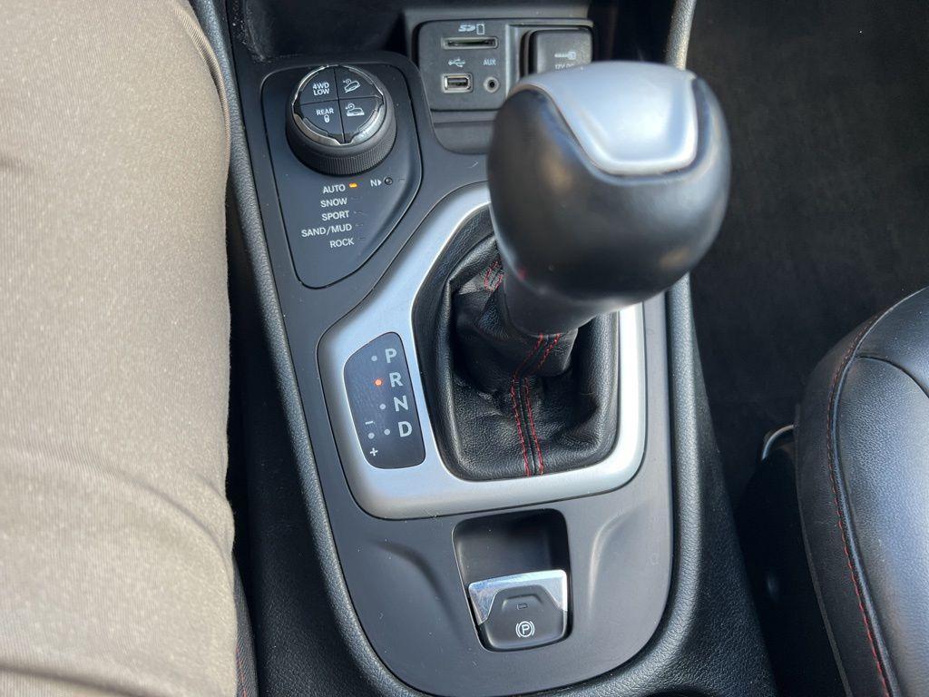 used 2015 Jeep Cherokee car, priced at $10,500
