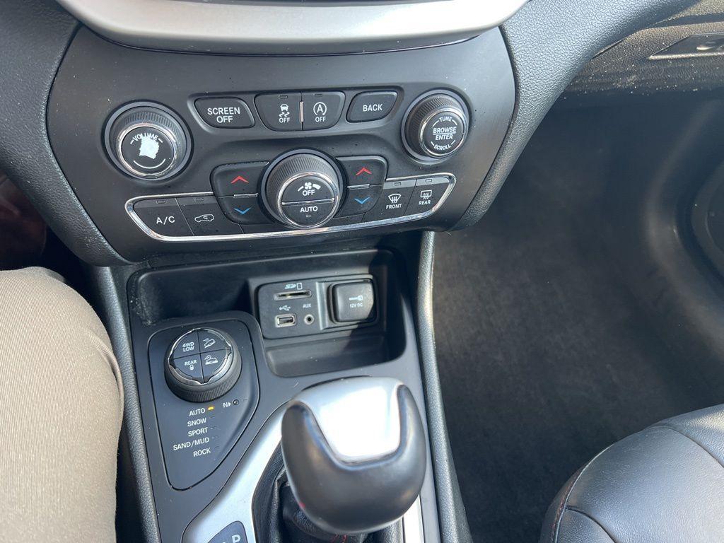 used 2015 Jeep Cherokee car, priced at $10,500