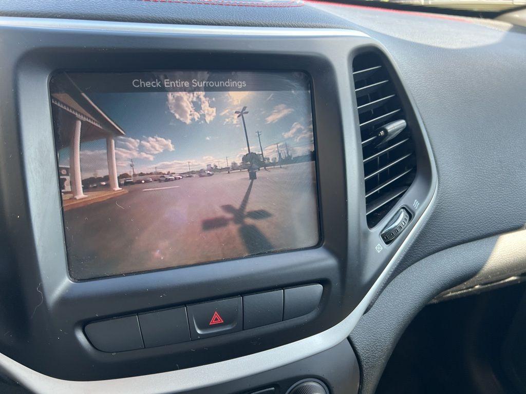 used 2015 Jeep Cherokee car, priced at $10,500